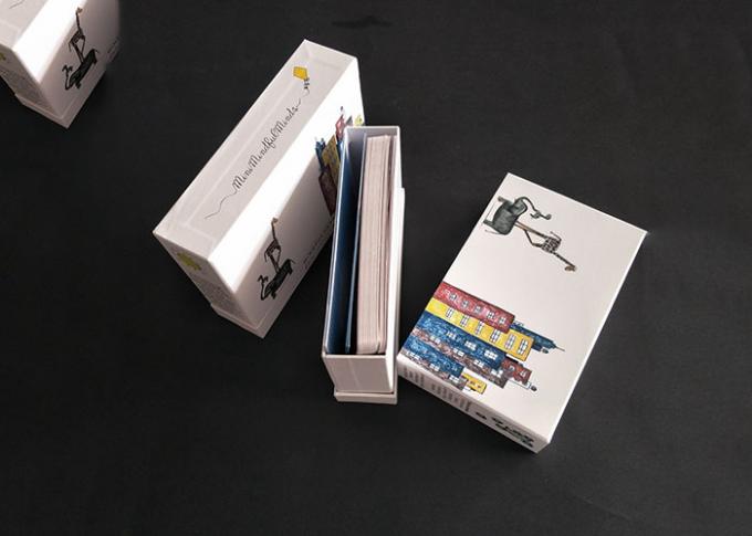 Teste padrão colorido que imprime a caixa rígida com os livros da brochura da tampa que empacotam deslizando a gaveta