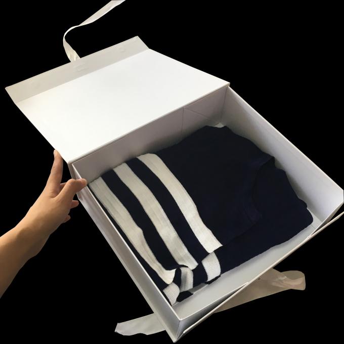 Caixa de presente de papel de dobramento branca personalizada logotipo da fita para a embalagem da roupa