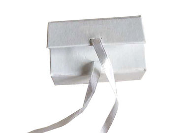 China Colar de pouco peso da embalagem da caixa de presente do papel da joia com logotipo de carimbo quente fábrica