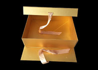 Papel dourado que dobra caixas de presente de empacotamento magnéticas duramente para perucas do cabelo fornecedor
