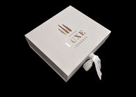 Fechamento lustroso branco de dobramento da fita da laminação das caixas de presente do cartão do ornamento fornecedor