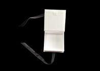 A caixa de presente magnética contínua para o fato veste a laminação lustrosa do cartão duro fornecedor