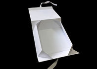 Caixa de presente de papel de dobramento branca personalizada logotipo da fita para a embalagem da roupa fornecedor