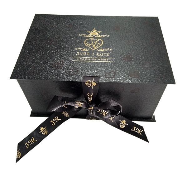 Forma de dobramento do livro negro das caixas de presente do projeto decorativo com fita bonita fornecedor