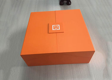 China Superior colorido laranja dado forma livro da caixa do cartão impresso com separação preta fábrica